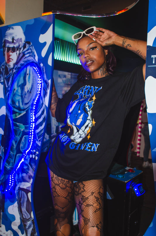 Cold Hearted ENG Heavy Tee